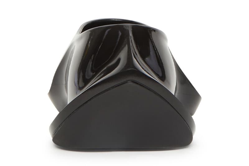 Balenciaga 秀上鞋款售價 $875 美元「Space Shoe」正式開放預購