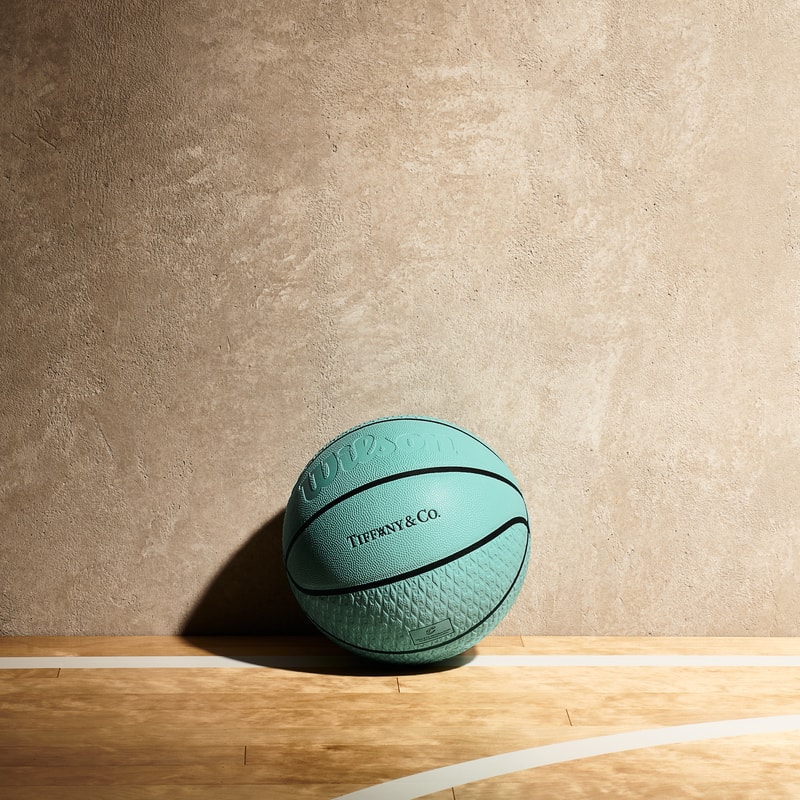 Tiffany & Co. 携手 Daniel Arsham 打造限量版 Tiffany Blue 篮球