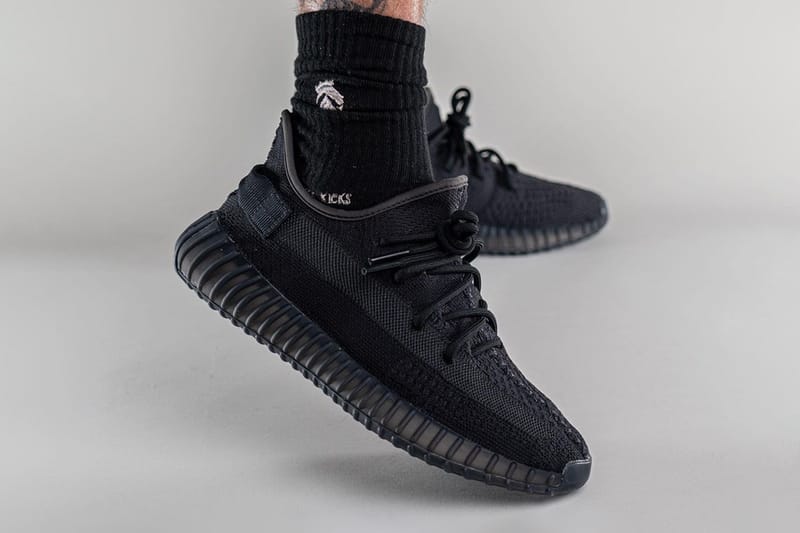 率先近賞 YEEZY BOOST 350 V2 全新配色「Onyx」上腳圖輯
