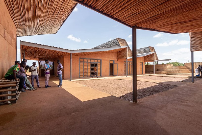2022 年普利兹克奖得主 Diébédo Francis Kéré 与他的 15 个代表建筑作品