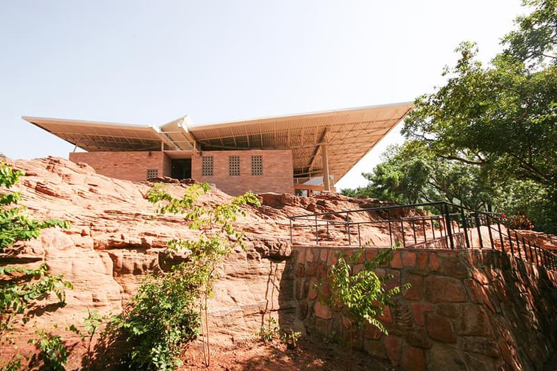 2022 年普利兹克奖得主 Diébédo Francis Kéré 与他的 15 个代表建筑作品