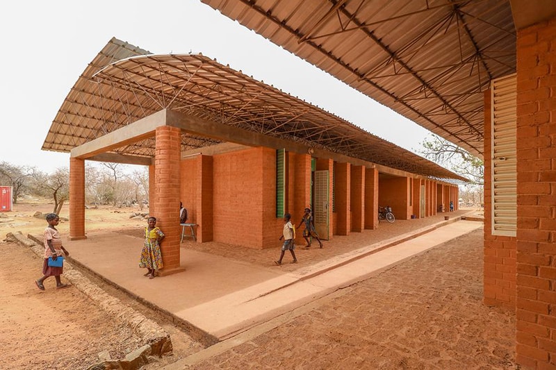 2022 年普利兹克奖得主 Diébédo Francis Kéré 与他的 15 个代表建筑作品