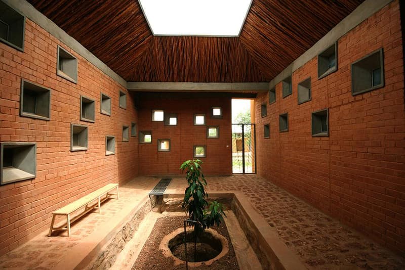 2022 年普利兹克奖得主 Diébédo Francis Kéré 与他的 15 个代表建筑作品