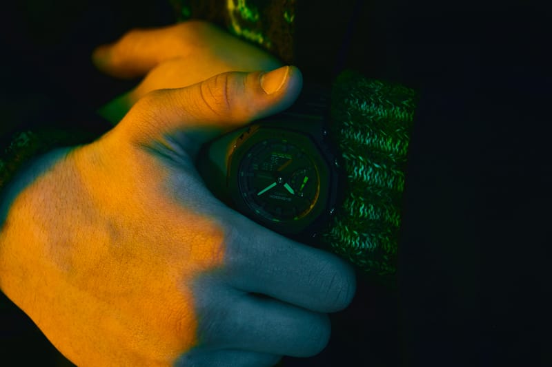 G-SHOCK 推出显霓虹色主题 GA-2100 系列