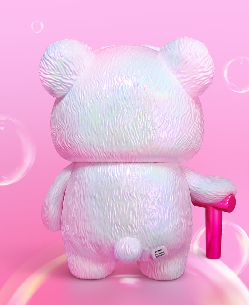 HEROCROSS 携手 Disney 与 Pixar 打造全新炫彩色版「草莓熊」Lotso 搪胶玩偶