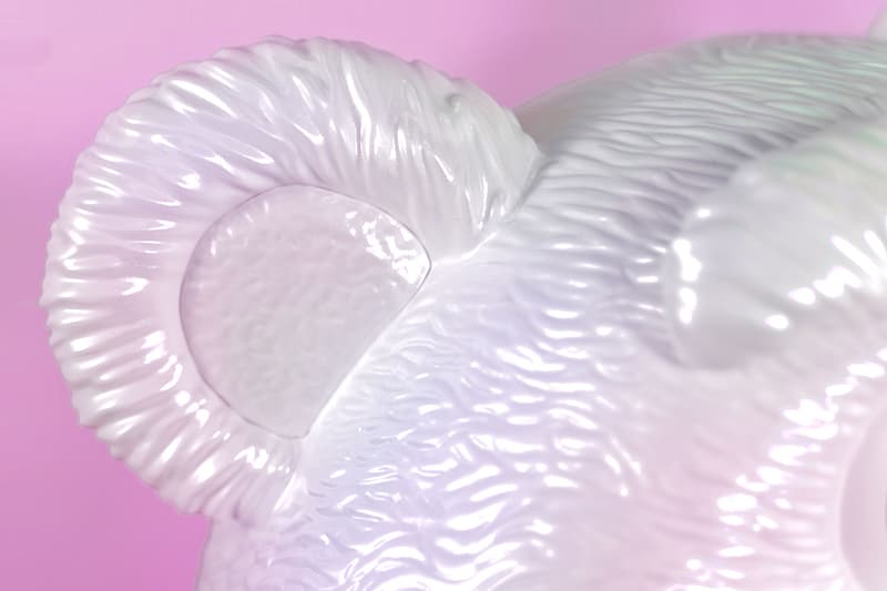 HEROCROSS 携手 Disney 与 Pixar 打造全新炫彩色版「草莓熊」Lotso 搪胶玩偶