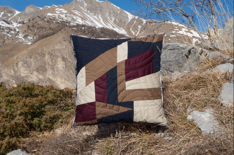 A.P.C. 联合  Jessica Ogden 推出「Round 21」盖毯系列