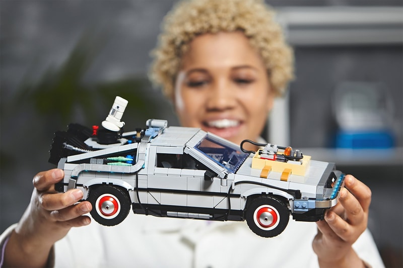 LEGO 實體化《Back To The Future》經典 DeLorean 車款積木模型