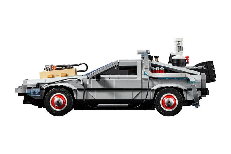 LEGO 實體化《Back To The Future》經典 DeLorean 車款積木模型