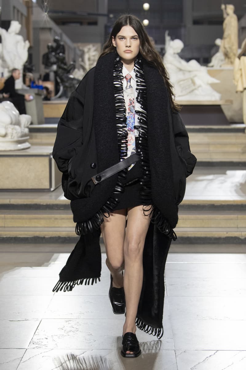 《魷魚遊戲 Squid Game》人氣女星鄭浩妍擔綱 Louis Vuitton 2022 秋冬女裝大秀開場模特