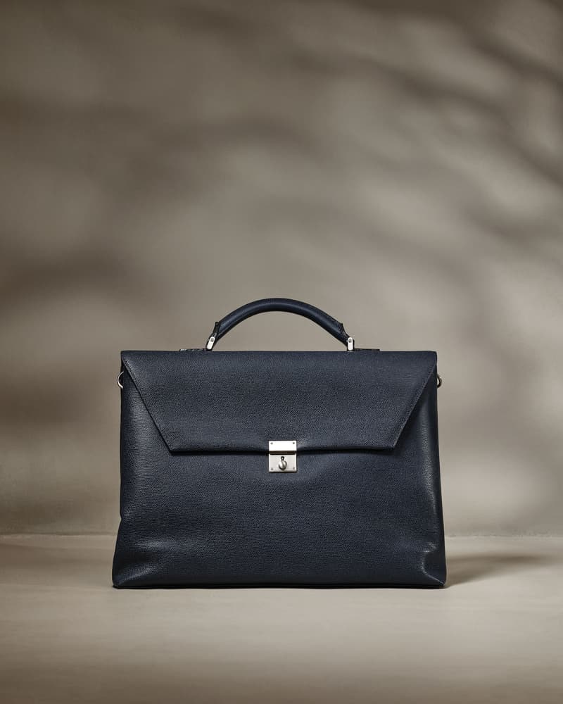 Valextra 于米兰秋冬时装周推出全新 2022 男士系列