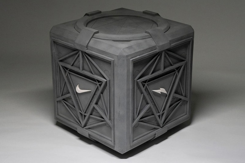 創作單位 VASE BY SU 打造 RTFKT Studios、Nike「MNLTH」混凝土雕塑