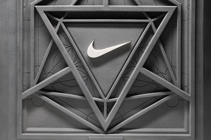 創作單位 VASE BY SU 打造 RTFKT Studios、Nike「MNLTH」混凝土雕塑