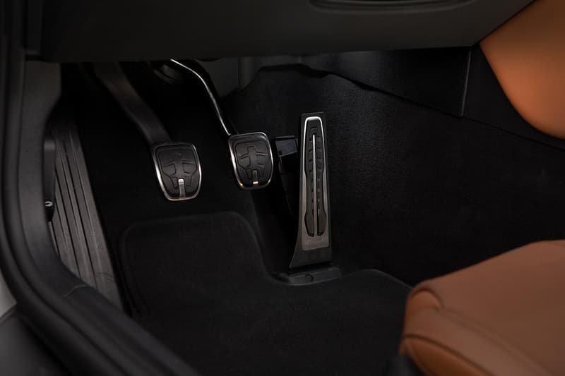 全新 2023 款 Toyota GR Supra 手动挡车型正式发布