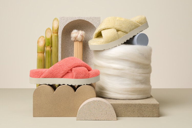 UGG®  正式发布 2022 年春夏 Icon-Impact 环保系列鞋履