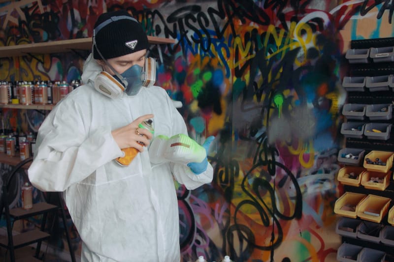 Prada 携手艺术家 Cassius Hirst 打造定制胶囊系列