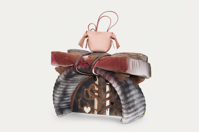 Acne Studios 全新 2022 秋冬系列 Musubi 包袋登场