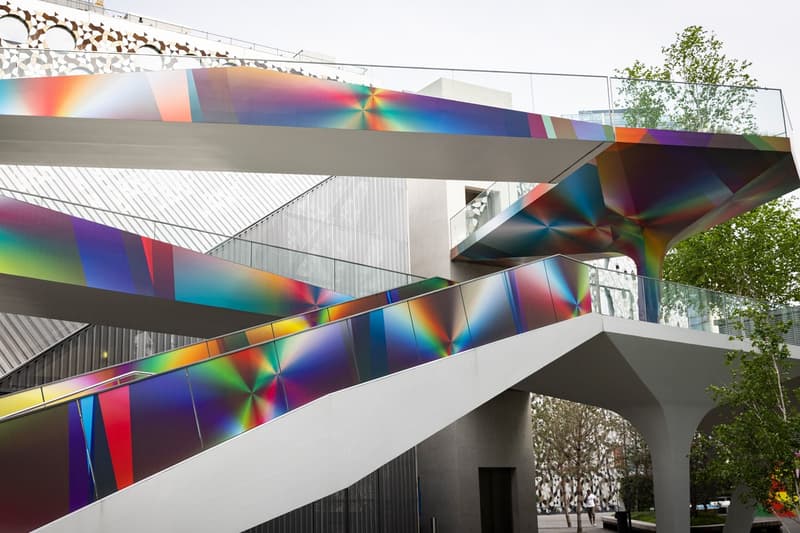 走进藝術家 Felipe Pantone 改造倫敦 Greenwich Peninsula 高架人行道 The Tide