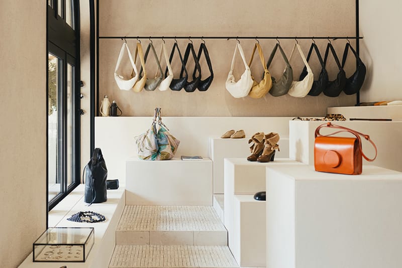 走进 Lemaire 巴黎 Place des Vosges 精品店