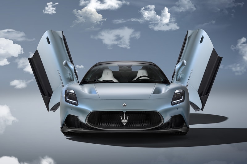 Mmaserati 正式推出 MC20 Cielo 敞篷跑车 