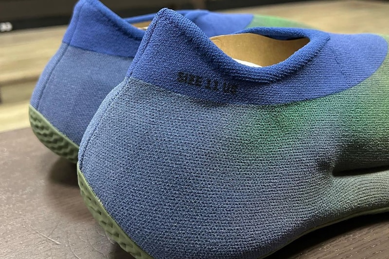 adidas YZY KNIT RNR 最新配色「Faded Azure」率先曝光
