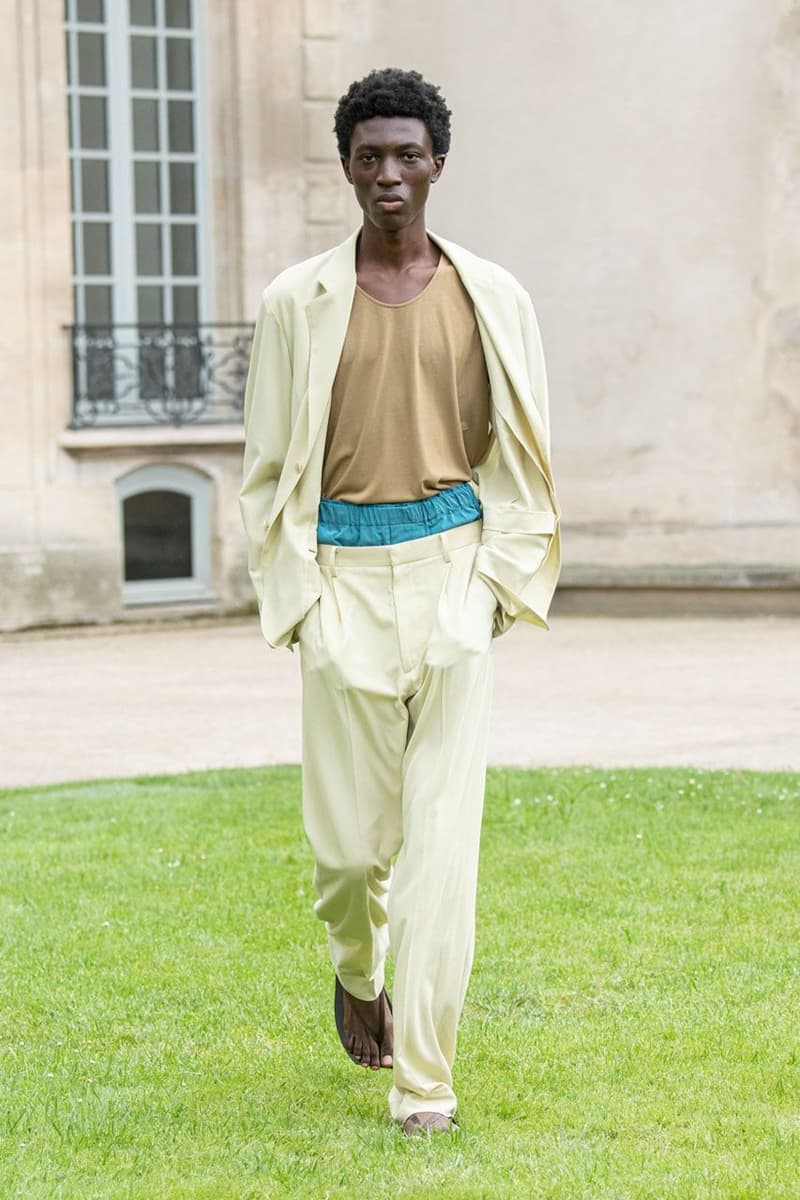 AURALEE 2023 春夏系列大秀正式登場