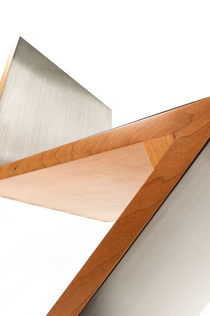 Cassina 攜手 One Block Down 推出聯乘限量版「Zig Zag」座椅