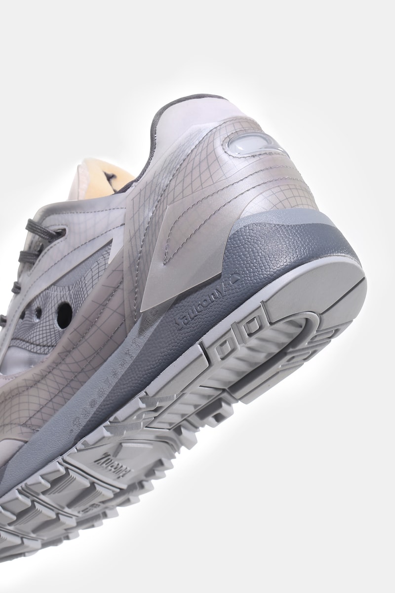 COSTS 携手 Saucony 打造 SHADOW 6000「Black Hole」联名鞋款