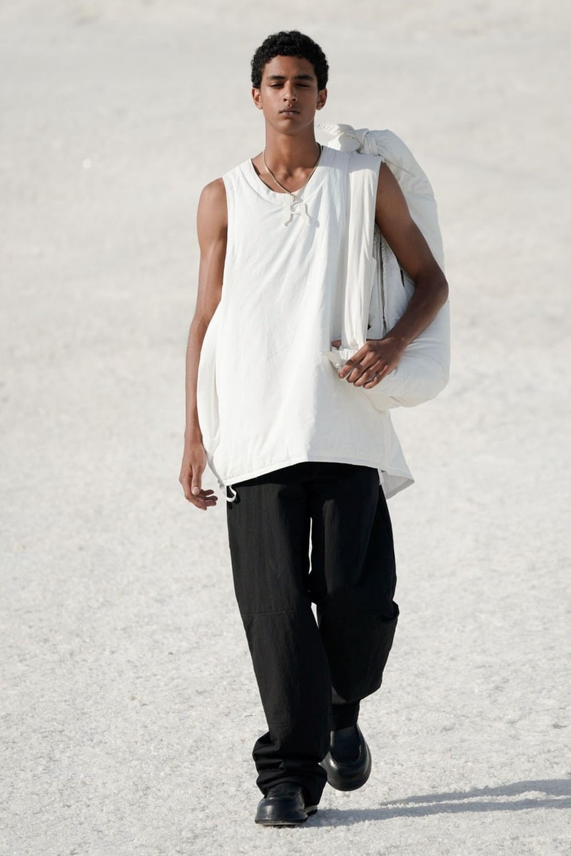 Jacquemus 正式发布 2022 秋冬系列大秀「LE PAPIER」