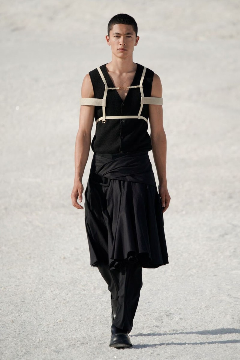 Jacquemus 正式发布 2022 秋冬系列大秀「LE PAPIER」
