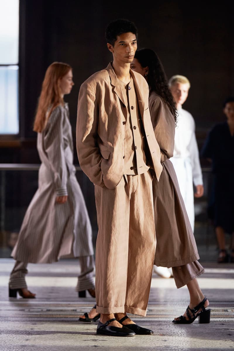 LEMAIRE 正式发布 2023 春夏系列