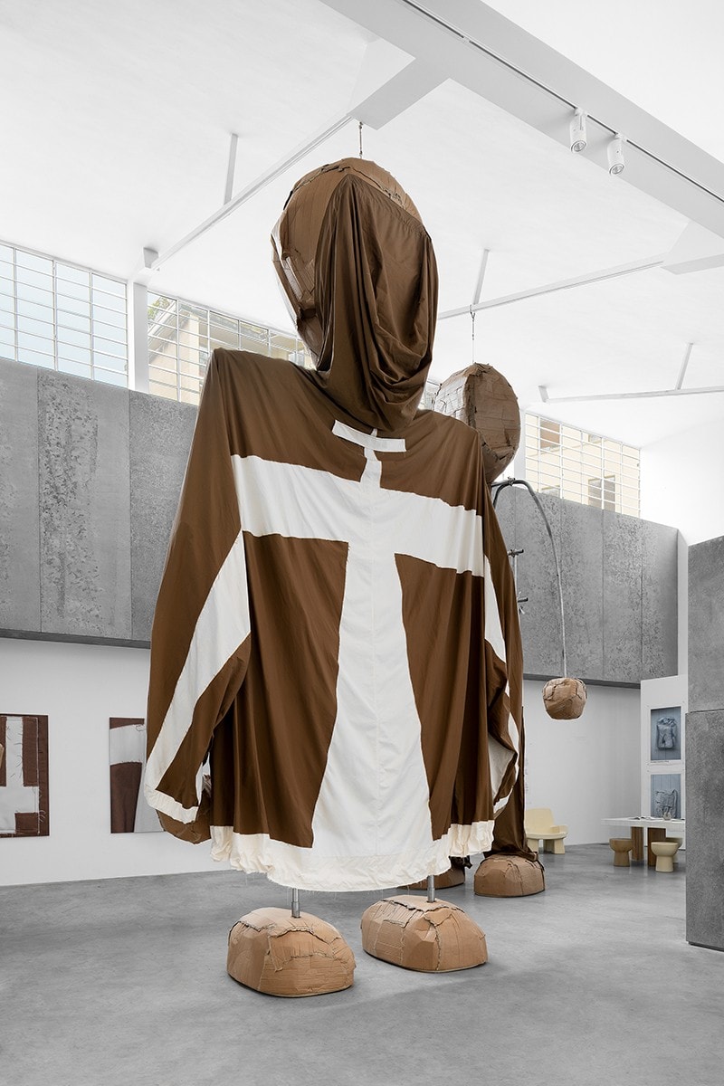 近賞 Toogood x Carhartt WIP 聯手打造「Re-Cut」巨型裝置作品