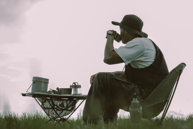 INVINCIBLE 首度携手 Helinox 打造联名户外系列