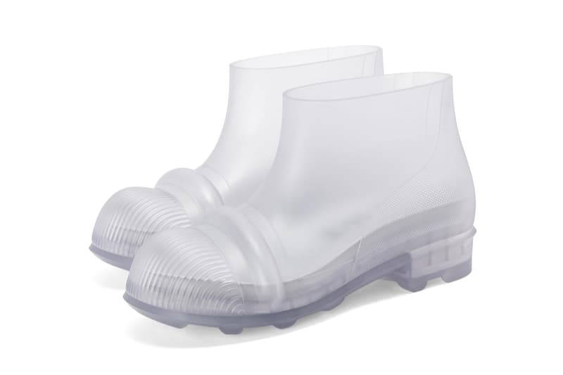 LOEWE 2022 秋冬系列橡膠靴款正式登場