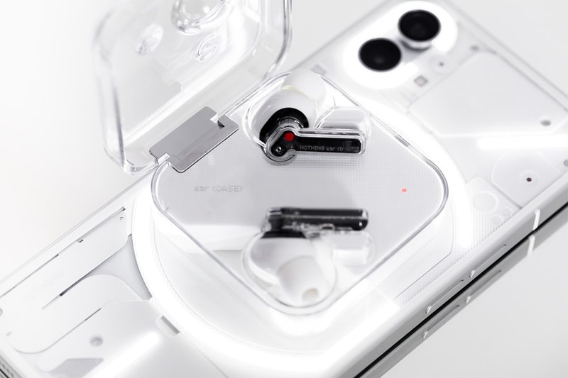 HYPEBEAST 獨家近賞話題手機 Nothing Phone（1）
