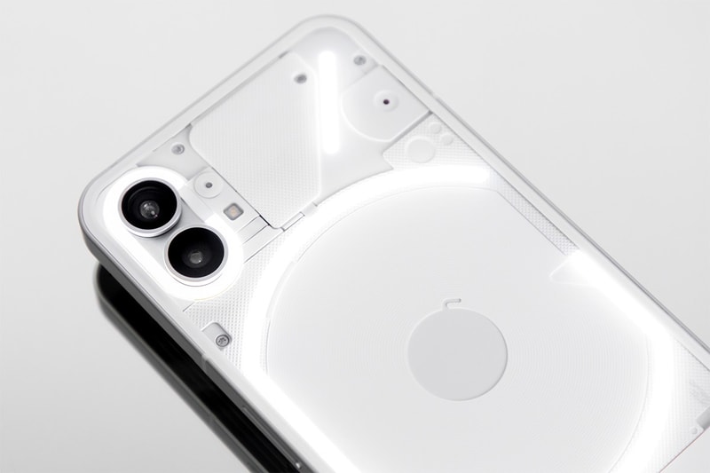 HYPEBEAST 獨家近賞話題手機 Nothing Phone（1）