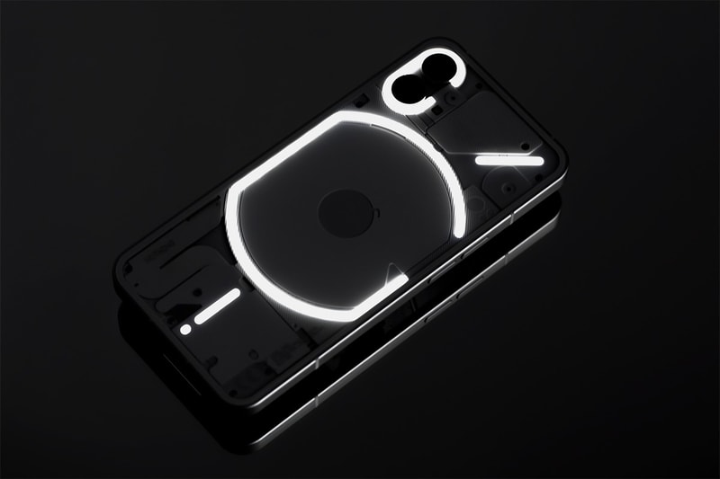 HYPEBEAST 獨家近賞話題手機 Nothing Phone（1）