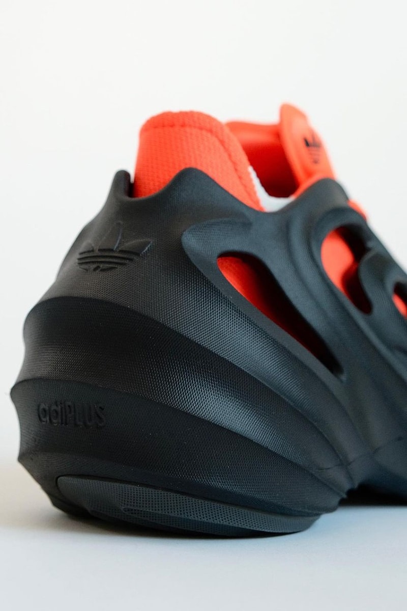 率先近赏 adidas adiFOM Q 最新黑橘配色