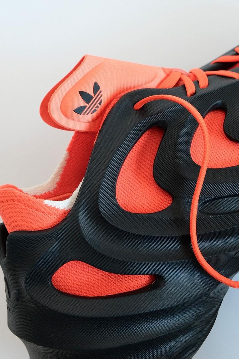 率先近赏 adidas adiFOM Q 最新黑橘配色