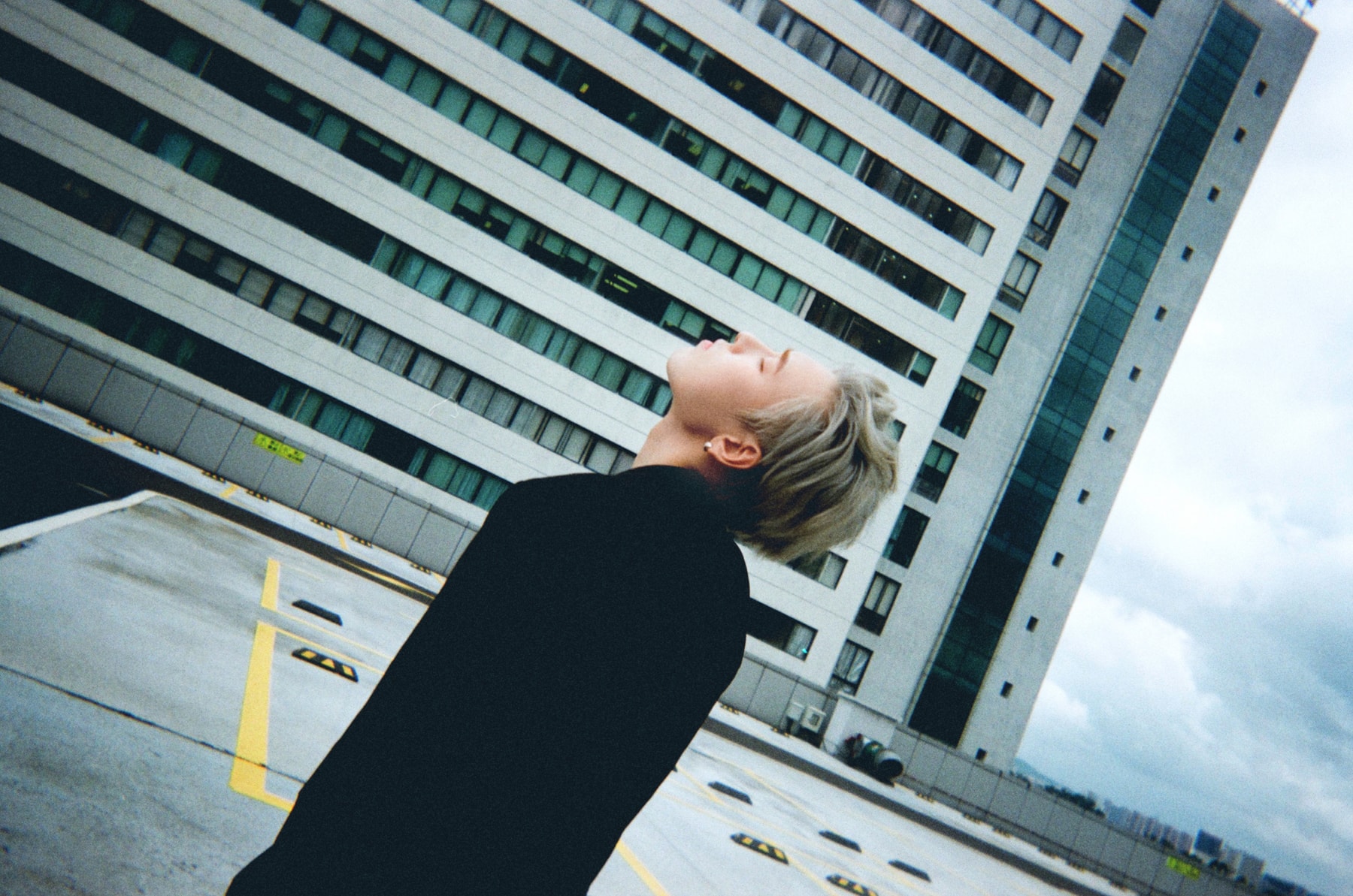 Manual Exposure: 王子异镜头下的《Blacksummer》独家幕后花絮