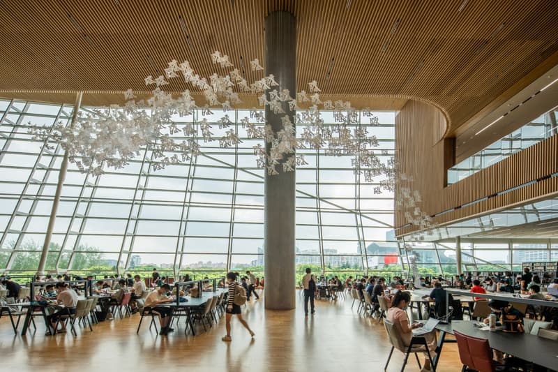 中国最大的图书馆上海图书馆东馆正式开放