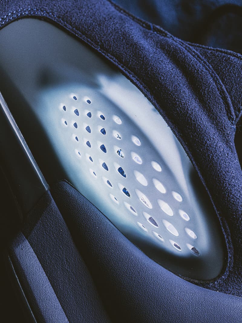 EQUALIZER ONE 释出全新「RED OR BLUE」配色系列