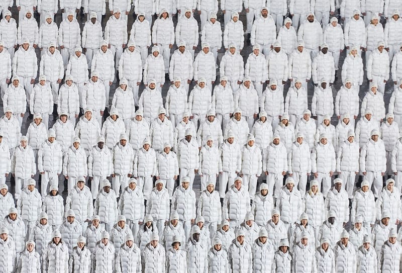 Moncler 70 周年慶典揭幕！700 名舞者、952 名模特齊聚米蘭時裝週
