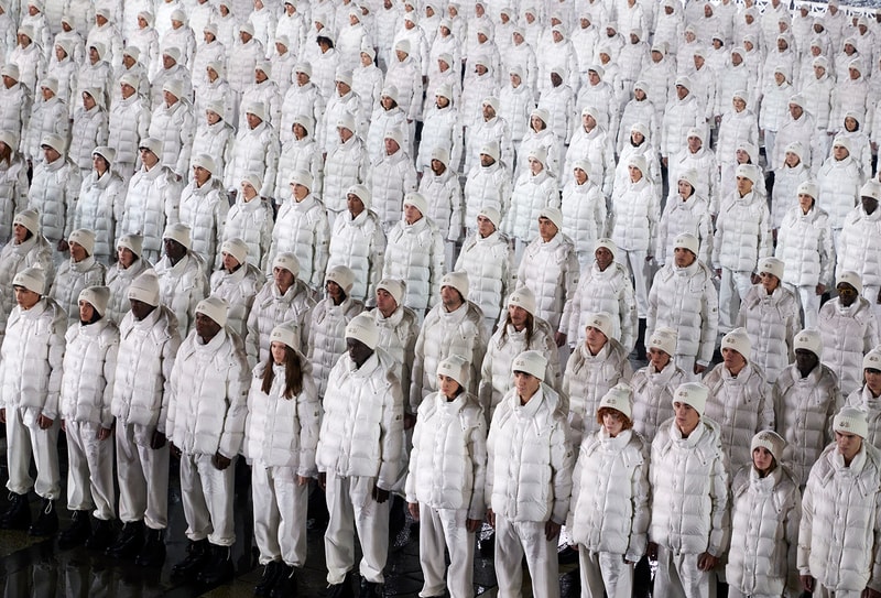 Moncler 70 周年慶典揭幕！700 名舞者、952 名模特齊聚米蘭時裝週