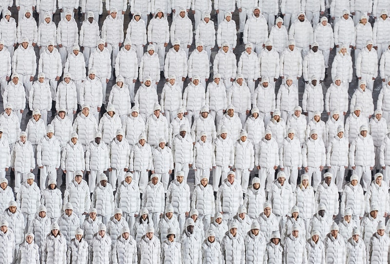 Moncler 70 周年慶典揭幕！700 名舞者、952 名模特齊聚米蘭時裝週