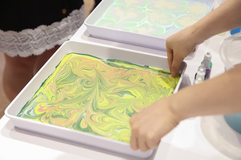 走进 Theory 首个设计师联名系列限时体验活动 