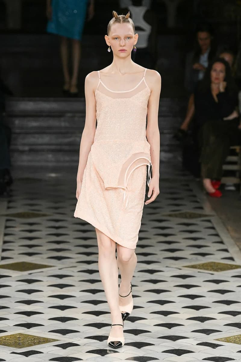 UNDERCOVER 2023 春夏系列大秀登場