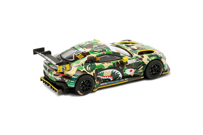 BAPE® x ASTON MARTIN GT3 联名模型车即将登场