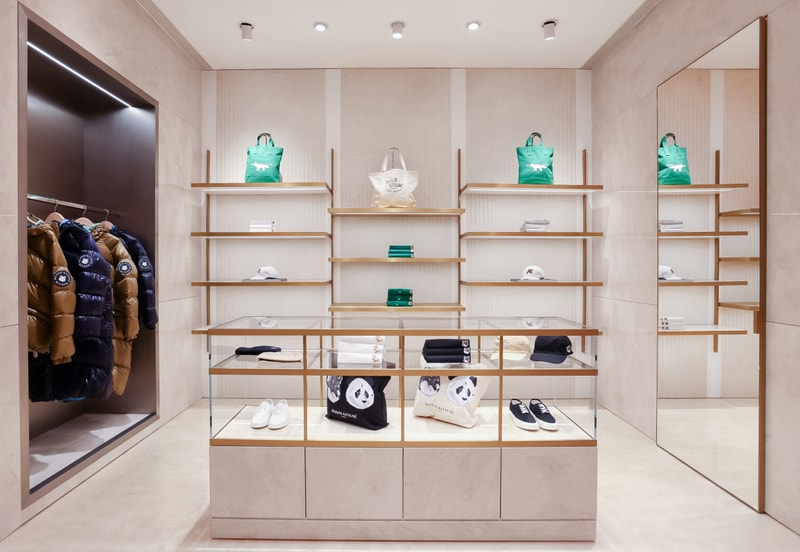 走进 MAISON KITSUNÉ 全新成都店铺