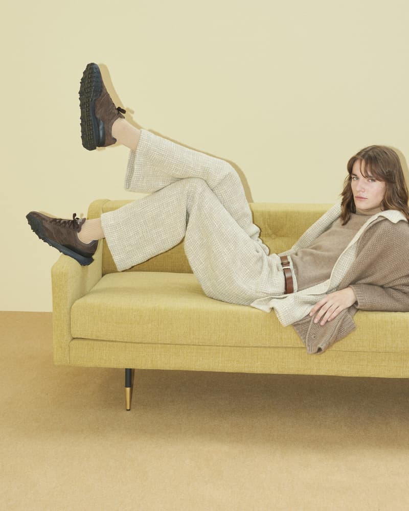 New Balance 携手 AURALEE 发布全新 XC-72 联名鞋款